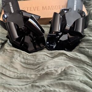 Steve Madden Glossy Black Bow Slides
